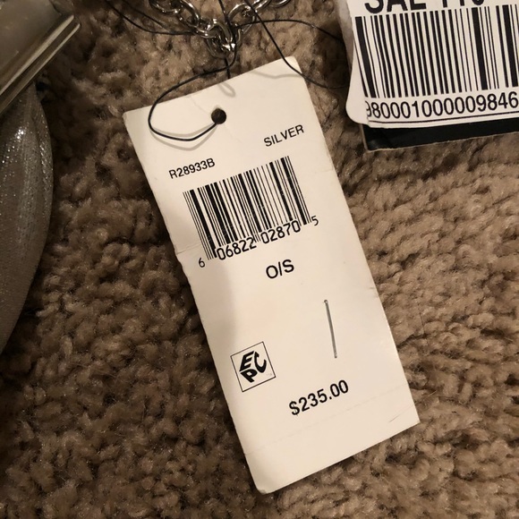 Sondra Robert’s purse - Picture 2 of 5